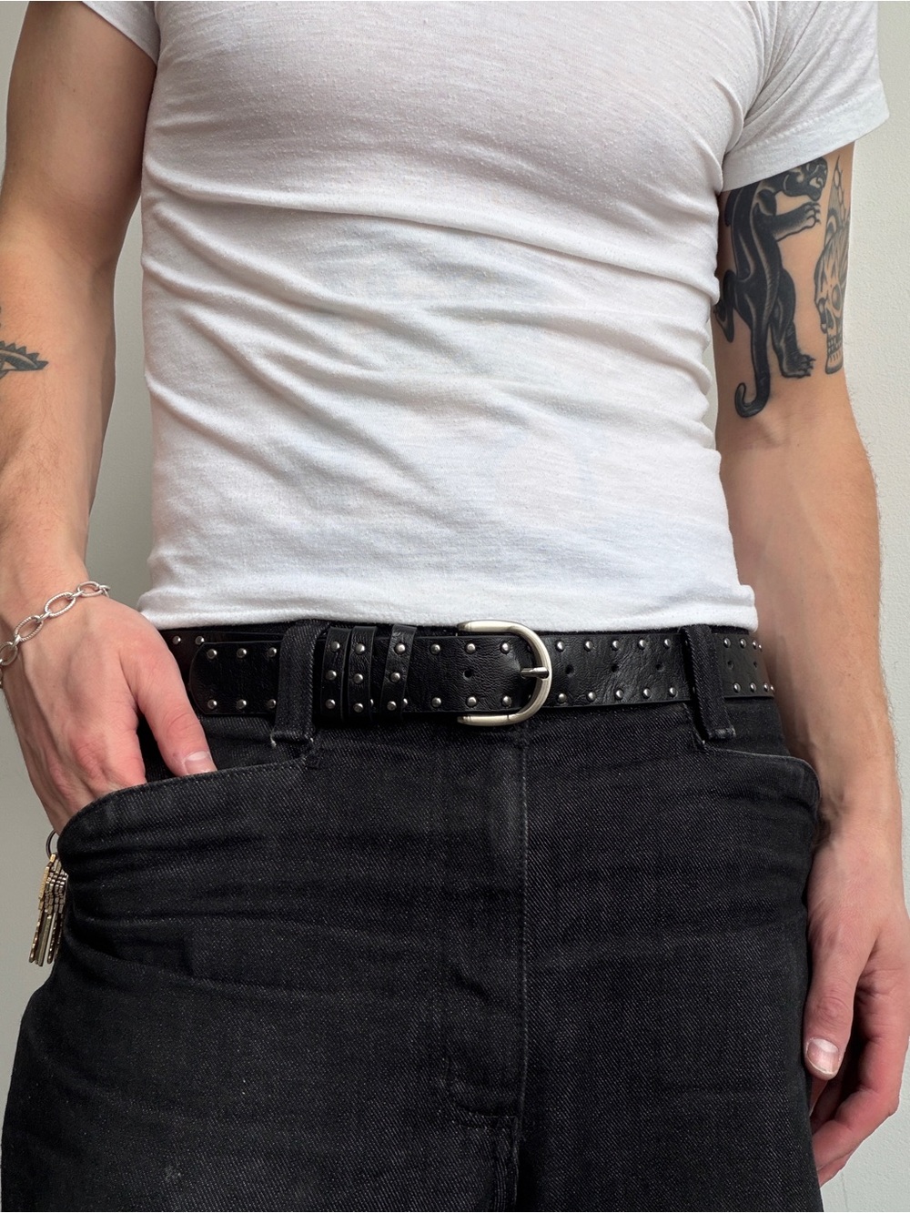 Black Studded Men's Leather Belt - Picture 8 of 9